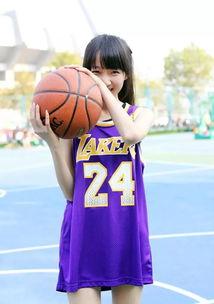 打篮球女生网红吃瓜视频,一场青春与潮流的碰撞 第2张 打篮球女生网红吃瓜视频,一场青春与潮流的碰撞 第2张